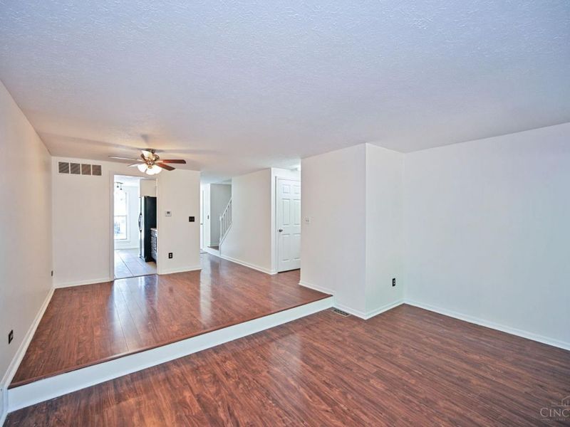 863 Woodlyn Drive S, Unit 118, Cincinnati, OH 45230 Photo 13