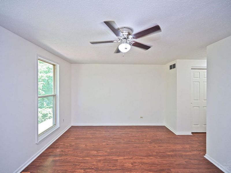 863 Woodlyn Drive S, Unit 118, Cincinnati, OH 45230 Photo 18
