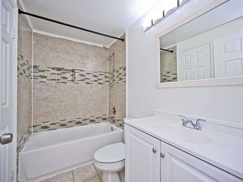 863 Woodlyn Drive S, Unit 118, Cincinnati, OH 45230 Photo 20