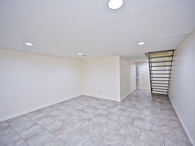 863 Woodlyn Drive S, Unit 118, Cincinnati, OH 45230 Photo 27