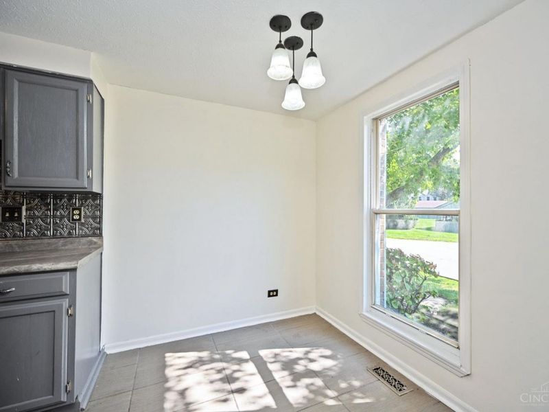863 Woodlyn Drive S, Unit 118, Cincinnati, OH 45230 Photo 4
