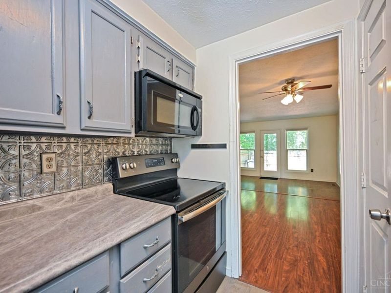 863 Woodlyn Drive S, Unit 118, Cincinnati, OH 45230 Photo 9