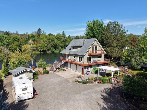 20551 Highway 62, Shady Cove, OR 97539