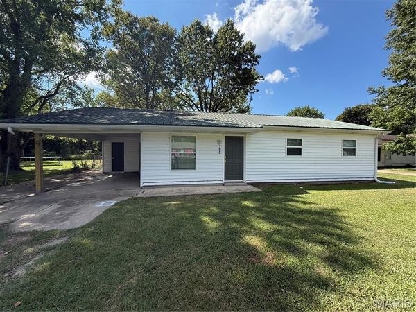 105 Adams Street , Sikeston, MO 63801