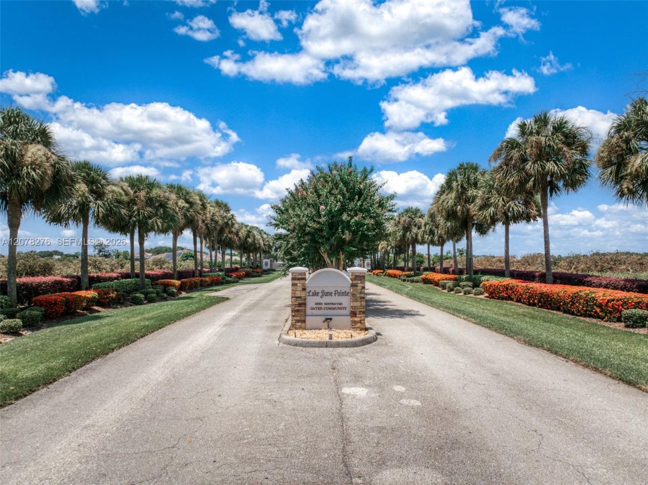 135 Sunset Pointe Blvd, Lake Placid, FL 33852 Photo