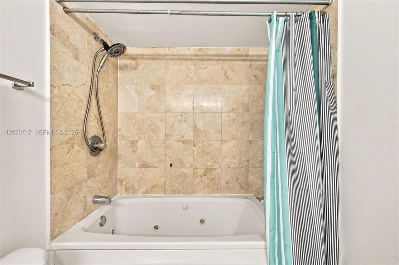 5900 Collins Ave, Unit 1006, Miami Beach, FL 33140 Photo