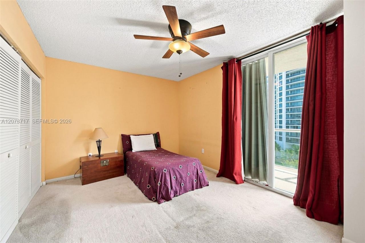 5900 Collins Ave, Unit 1006, Miami Beach, FL 33140 Photo