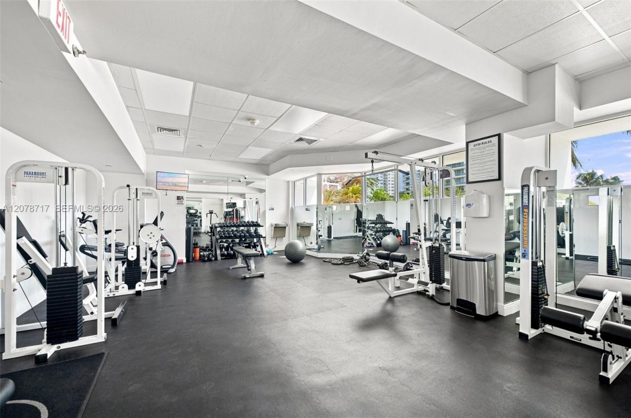 5900 Collins Ave, Unit 1006, Miami Beach, FL 33140 Photo
