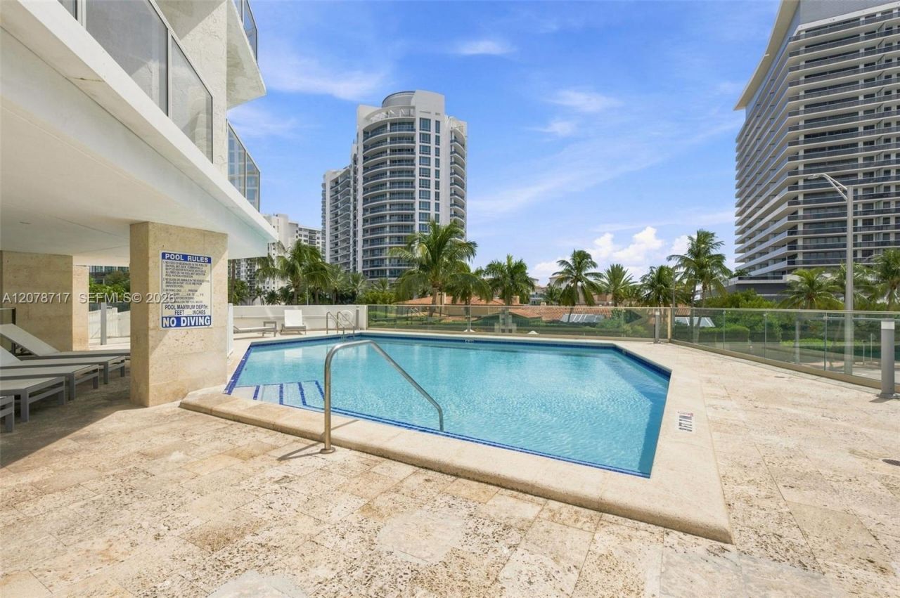 5900 Collins Ave, Unit 1006, Miami Beach, FL 33140 Photo