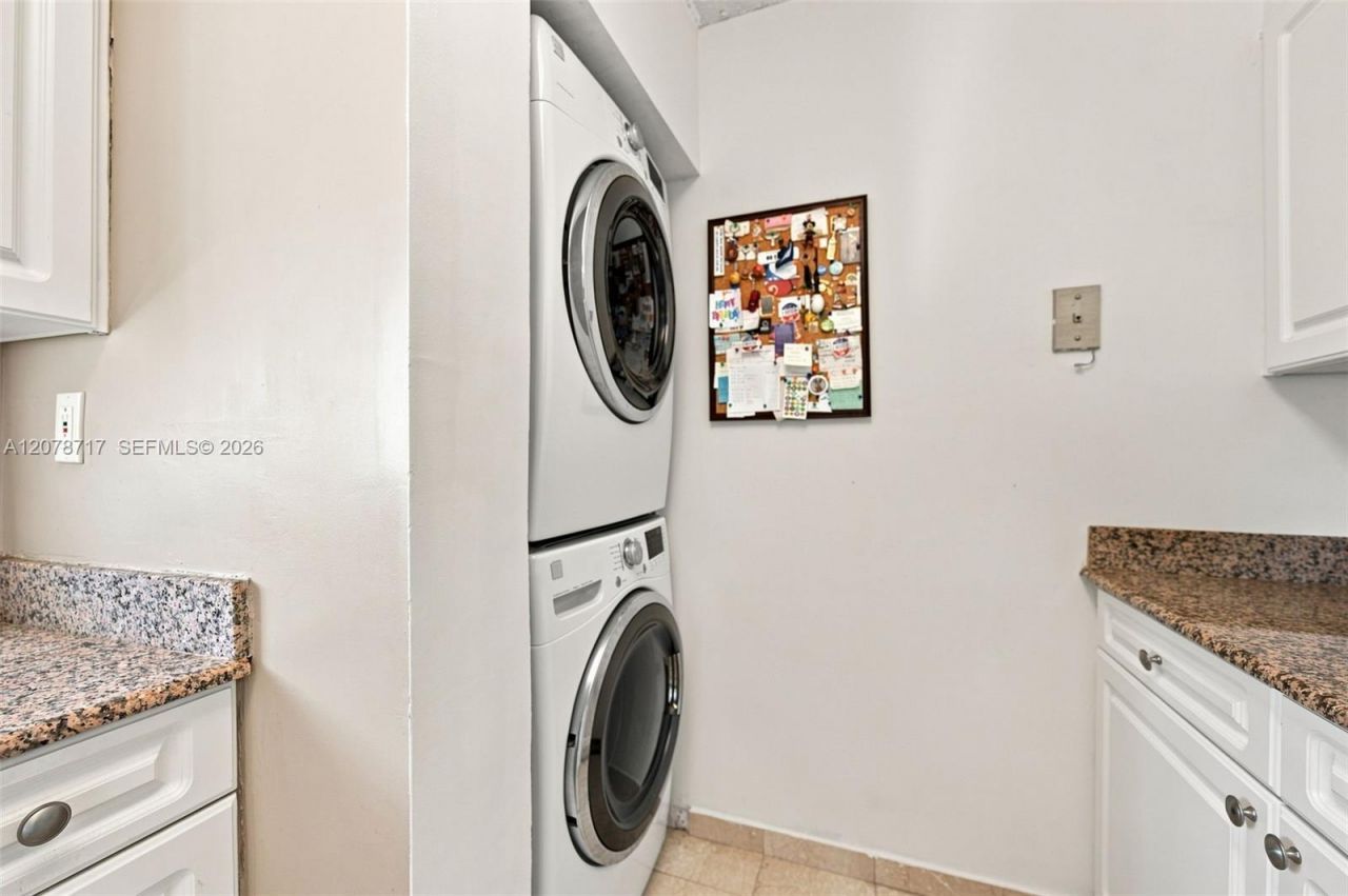 5900 Collins Ave, Unit 1006, Miami Beach, FL 33140 Photo