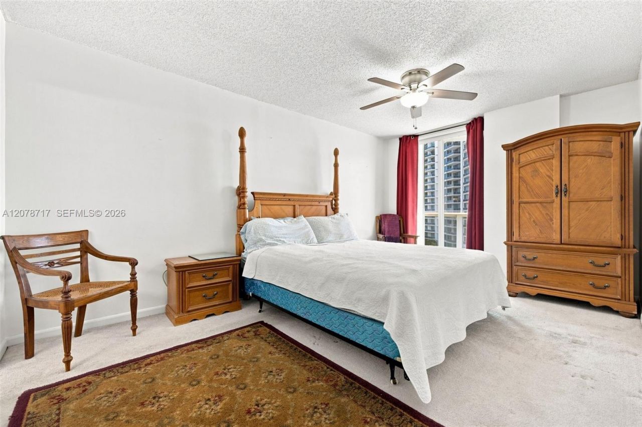 5900 Collins Ave, Unit 1006, Miami Beach, FL 33140 Photo