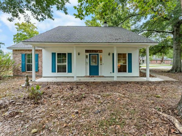 39470 Tommy Moore Rd, Gonzales, LA 70737