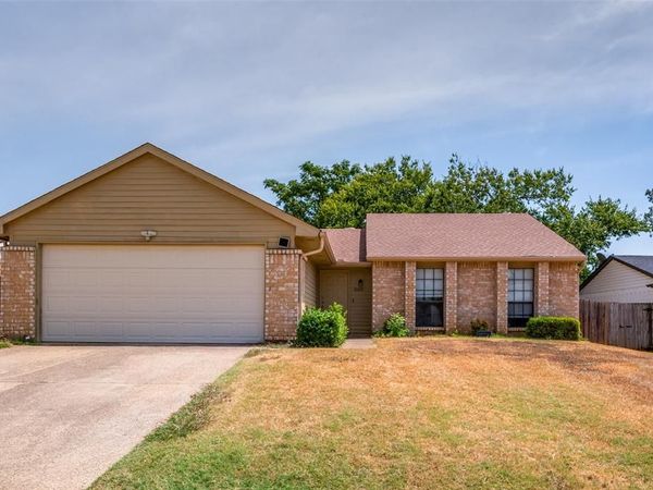 2602 Knoll Trail , Euless, TX 76039