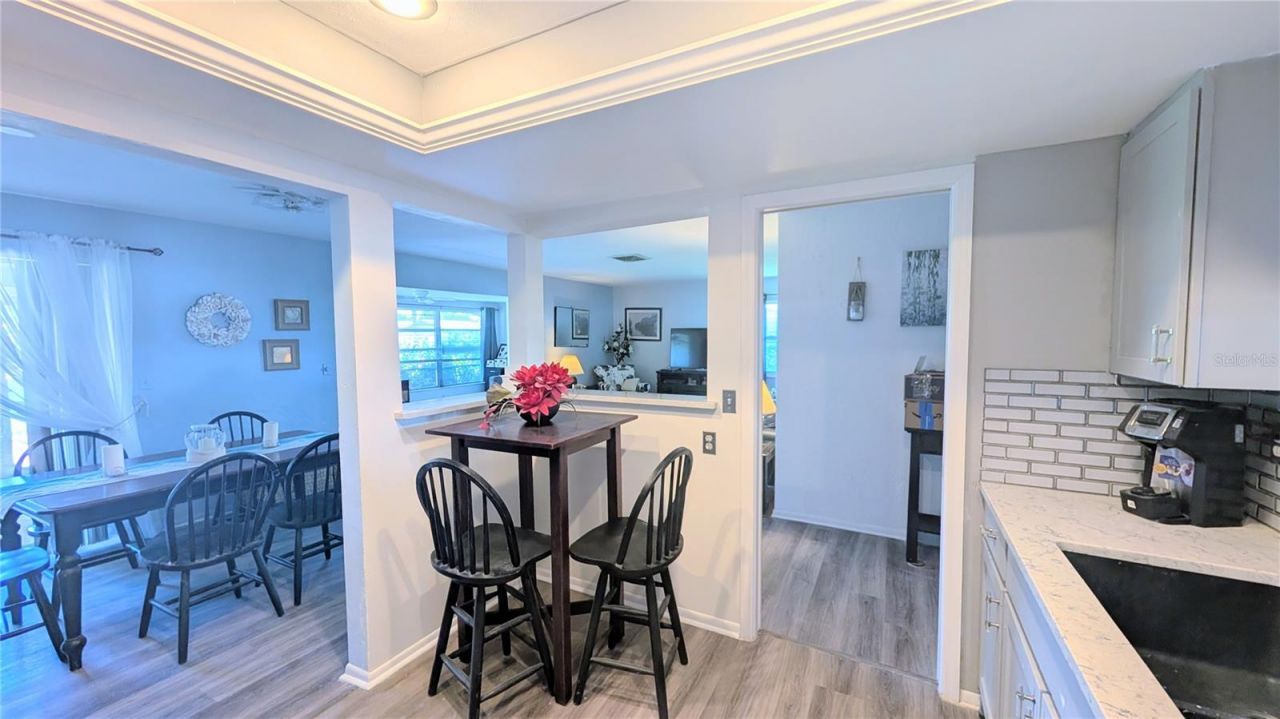 3286 Brunswick Lane, Unit 704, Sarasota, FL 34239 Photo
