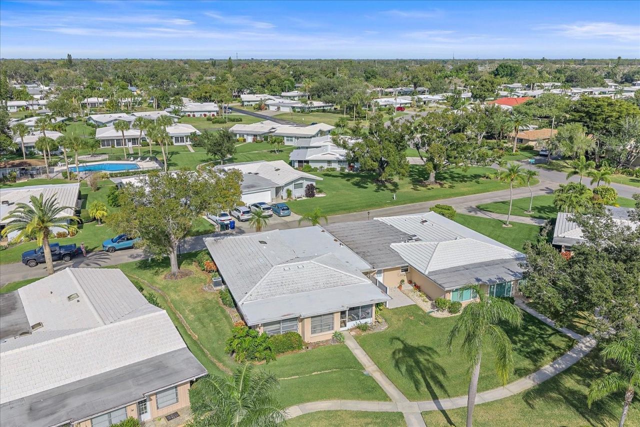 3286 Brunswick Lane, Unit 704, Sarasota, FL 34239 Photo