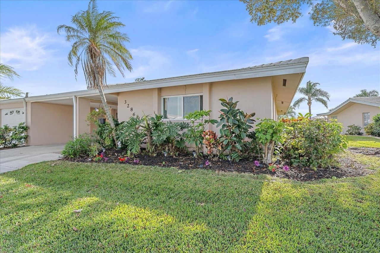 3286 Brunswick Lane, Unit 704, Sarasota, FL 34239 Photo