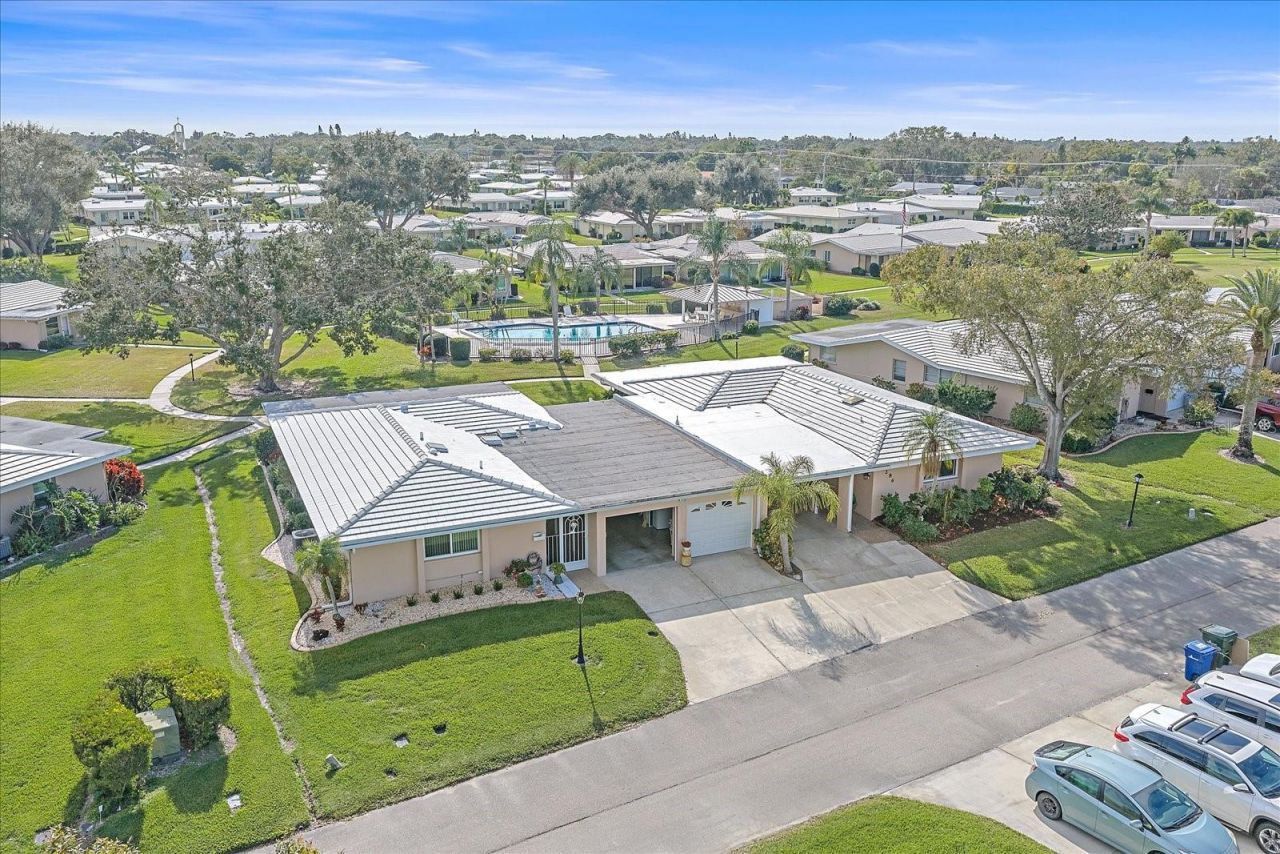 3286 Brunswick Lane, Unit 704, Sarasota, FL 34239 Photo
