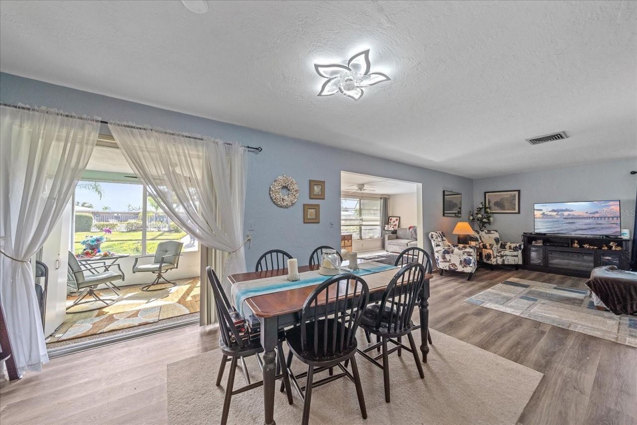 3286 Brunswick Lane, Unit 704, Sarasota, FL 34239 Photo