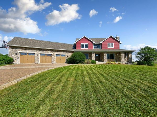 751 S 12th Street, Bird Island, MN 55310