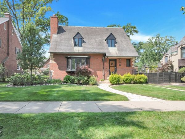 10012 S Damen Avenue , Chicago, IL 60643