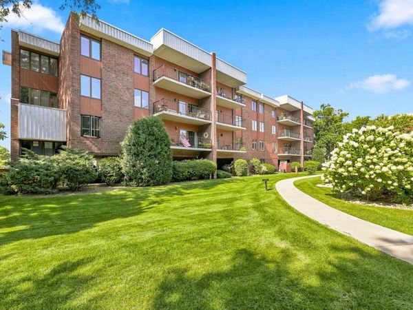 6565 Main Street , Unit 207, Downers Grove, IL 60516