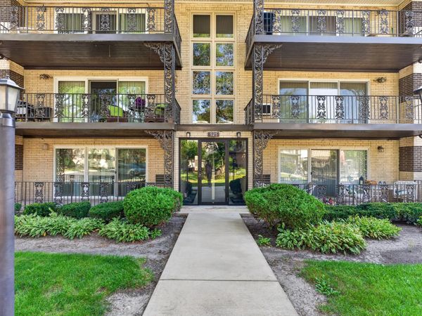 925 8th Avenue , Unit 9, La Grange, IL 60525