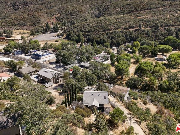 17565 Lone Pine Trail, Lake Hughes, CA 93532