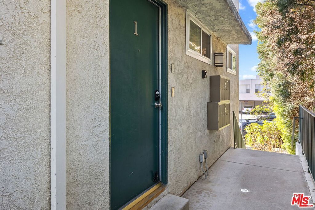 1317 12th Street, Unit 1, Santa Monica, CA 90401 Main Photo