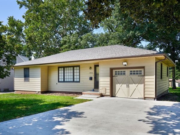 3916 72nd Street, Urbandale, IA 50322