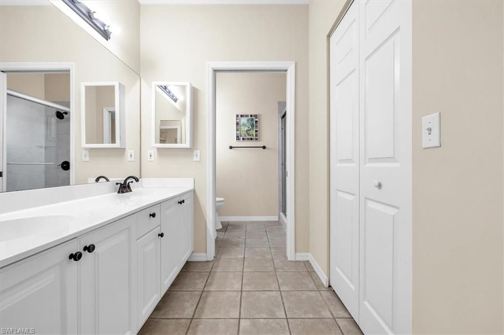250 Robin Hood Cir, Unit 202, Naples, FL 34104 Photo