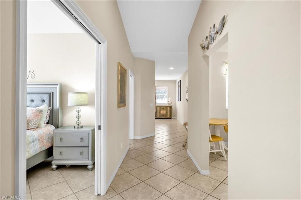 250 Robin Hood Cir, Unit 202, Naples, FL 34104 Photo