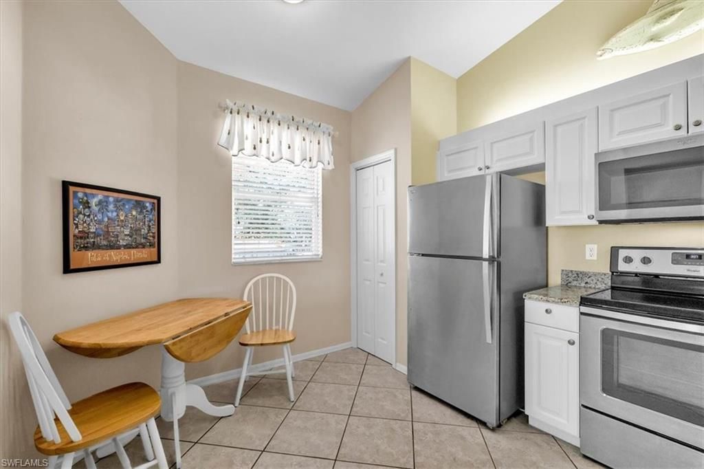 250 Robin Hood Cir, Unit 202, Naples, FL 34104 Photo
