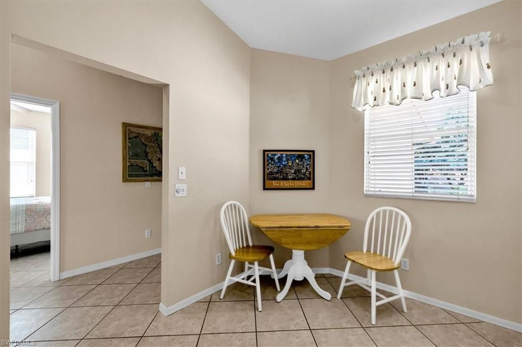250 Robin Hood Cir, Unit 202, Naples, FL 34104 Photo