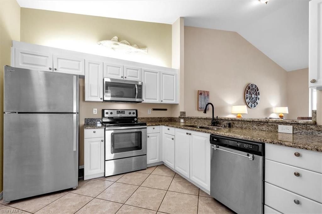 250 Robin Hood Cir, Unit 202, Naples, FL 34104 Photo