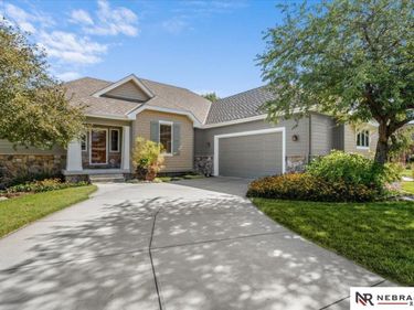 17618 Colonial Avenue, Omaha, NE 68136