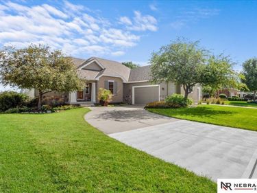 17618 Colonial Avenue, Omaha, NE 68136