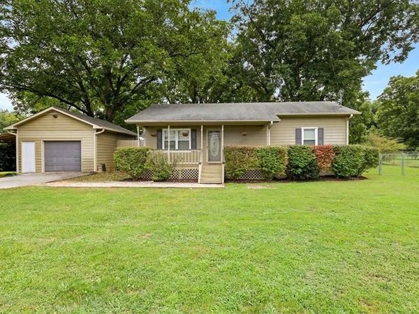 303 S Main Street, Adairsville, GA 30103