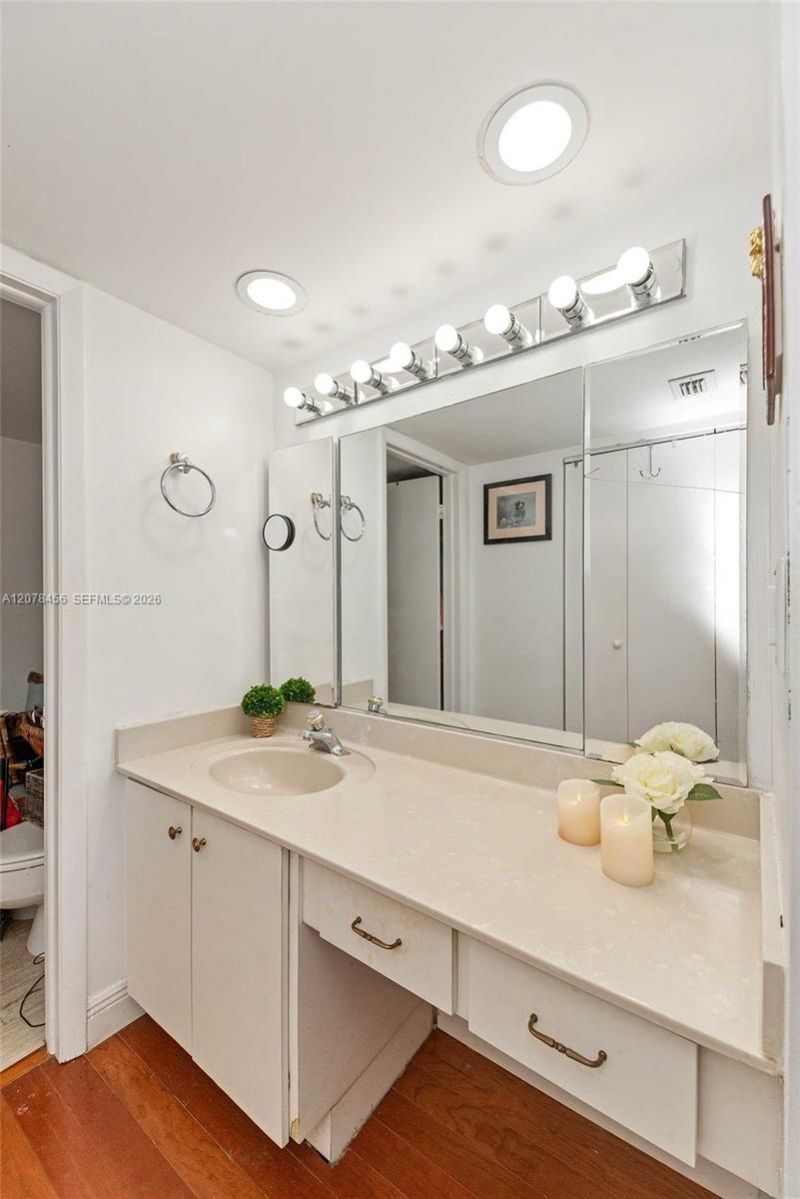 1925 Brickell Ave, Unit 1501D, Miami, FL 33129 Photo