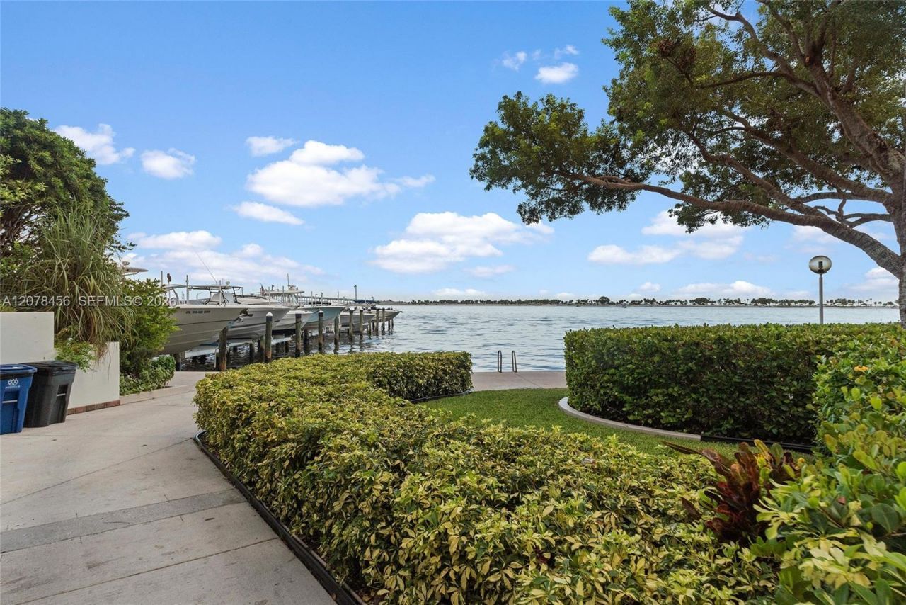 1925 Brickell Ave, Unit 1501D, Miami, FL 33129 Photo