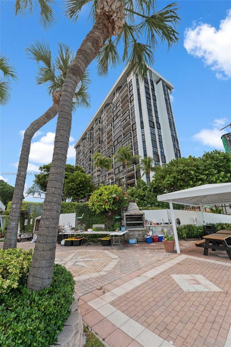 1925 Brickell Ave, Unit 1501D, Miami, FL 33129 Photo