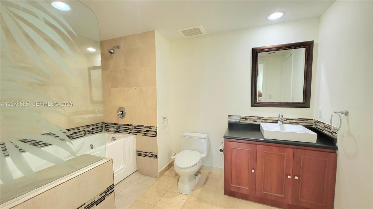 1850 S Ocean Dr, Unit 909, Hallandale Beach, FL 33009 Photo