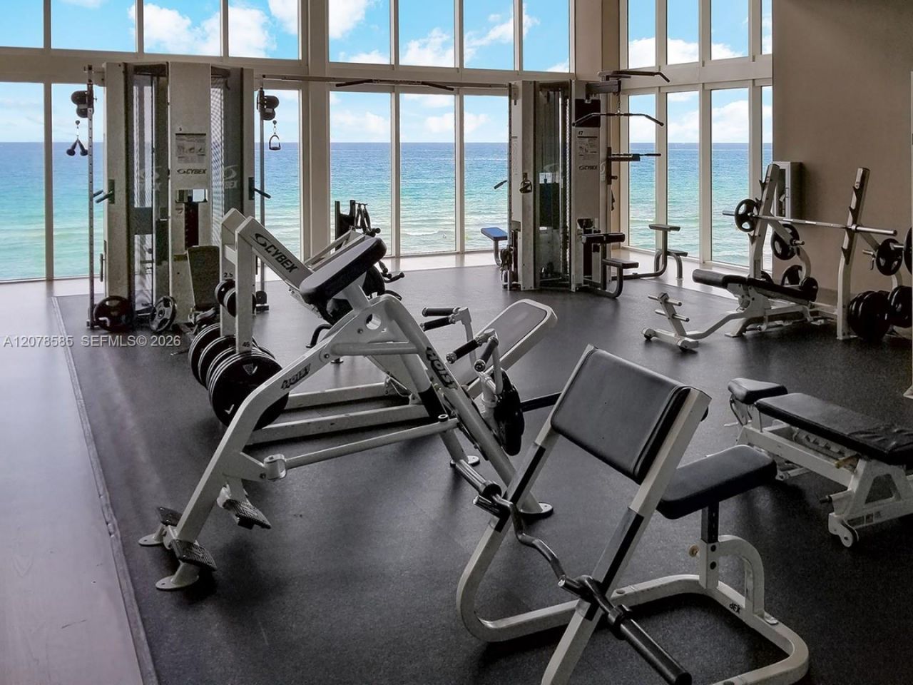 1850 S Ocean Dr, Unit 909, Hallandale Beach, FL 33009 Photo