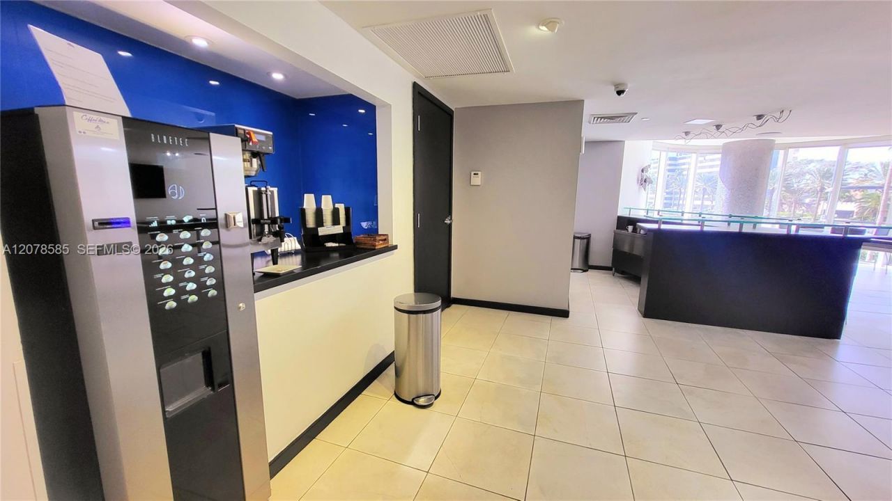 1850 S Ocean Dr, Unit 909, Hallandale Beach, FL 33009 Photo