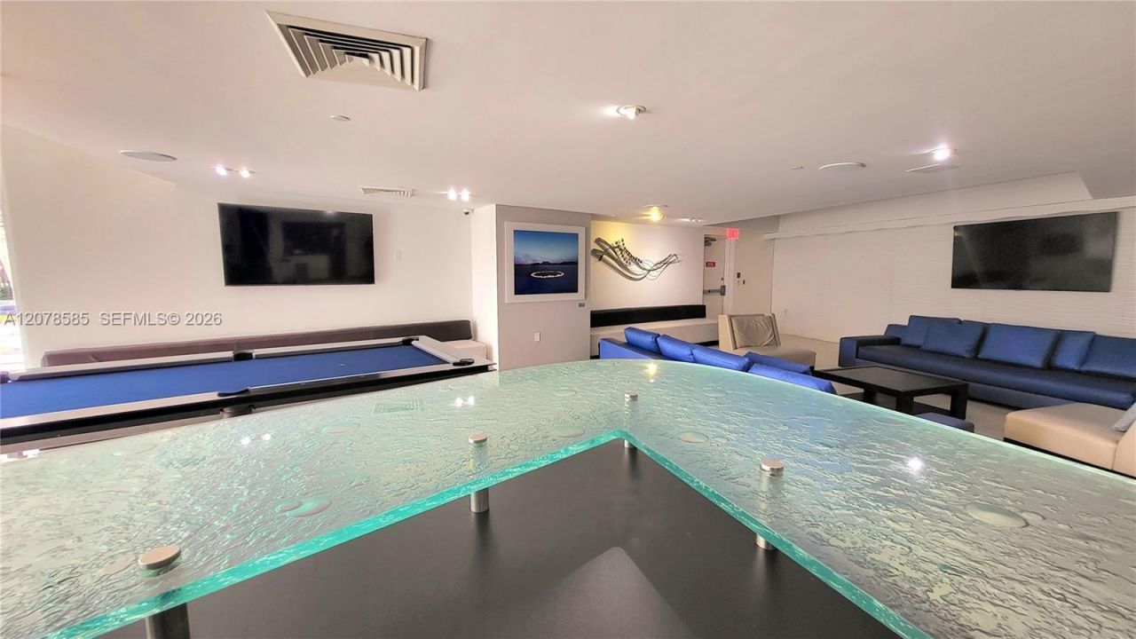 1850 S Ocean Dr, Unit 909, Hallandale Beach, FL 33009 Photo