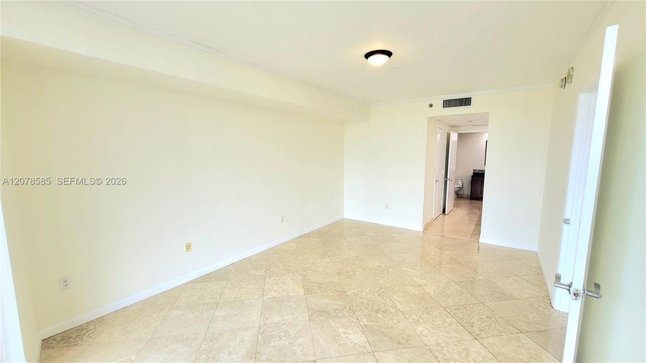 1850 S Ocean Dr, Unit 909, Hallandale Beach, FL 33009 Photo