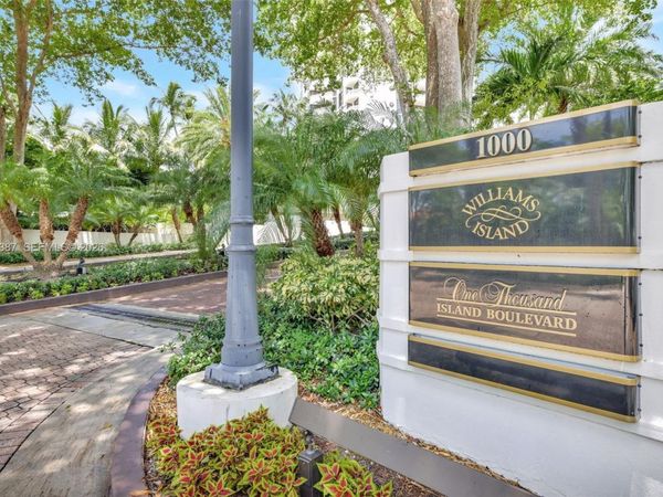1000 Island Blvd , Unit 1510, Aventura, FL 33160