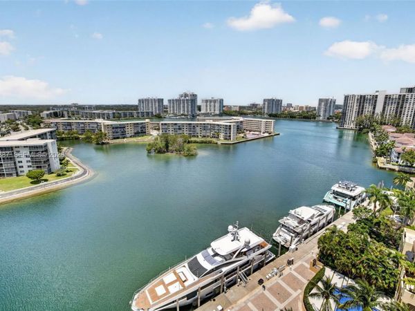 1000 Island Blvd, Unit 1510, Aventura, FL 33160