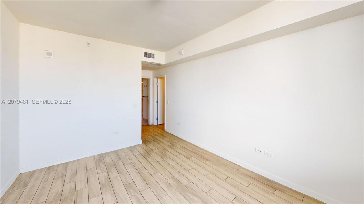 999 SW 1st Ave, Unit 2606, Miami, FL 33130 Photo