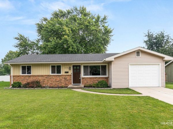 2160 W Illinois Avenue , Aurora, IL 60506