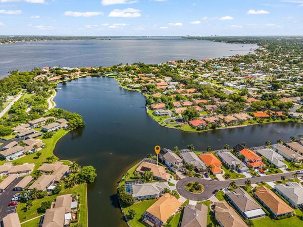 9860 Mainsail Ct, Fort Myers, FL 33919